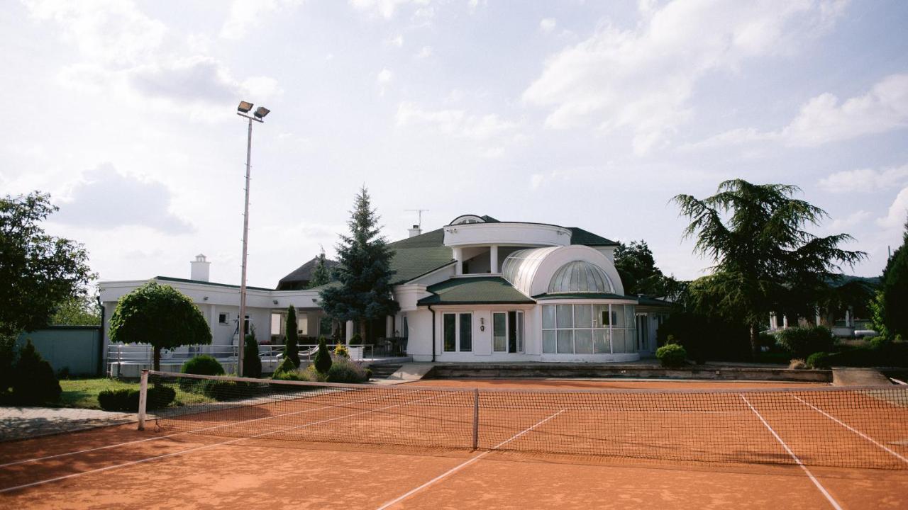 Fruska Gora Klub Krstasice Villa Irig Buitenkant foto